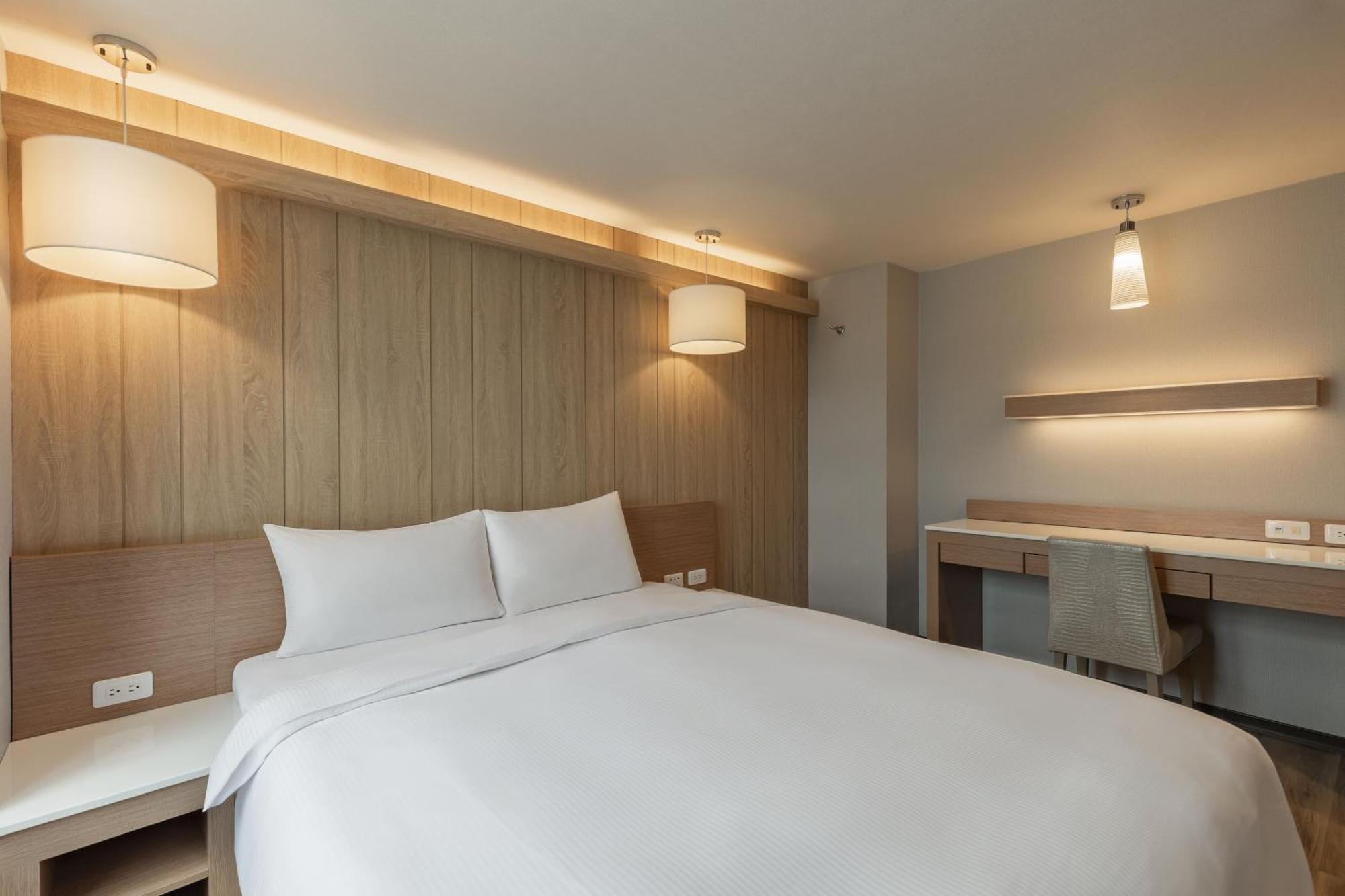 Kindness Hotel - Tainan Chihkan Tower Rum bild