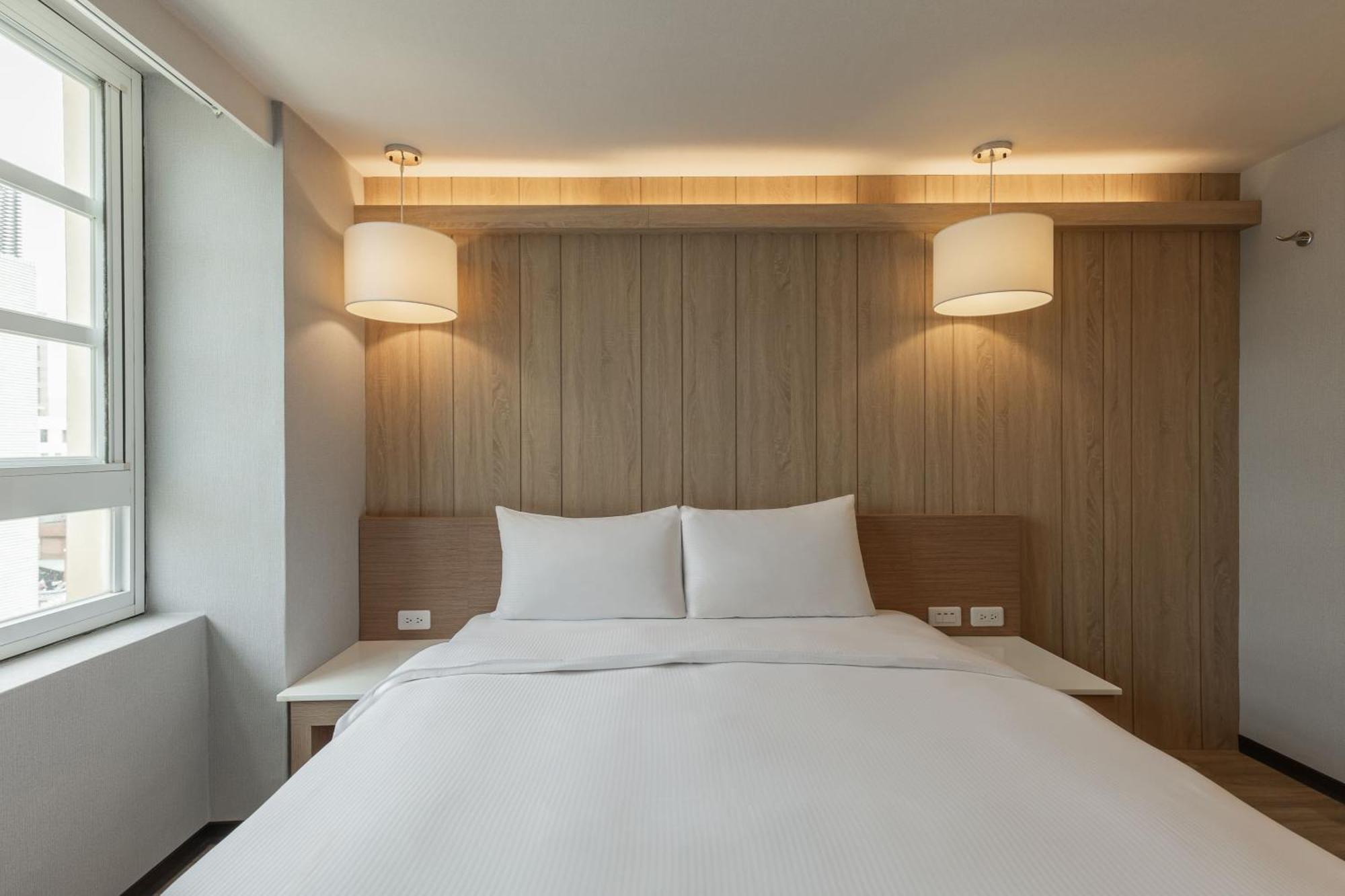 Kindness Hotel - Tainan Chihkan Tower Rum bild